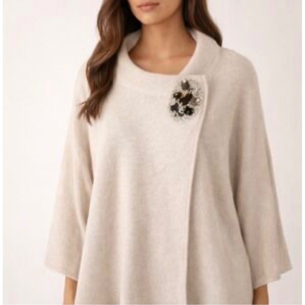 JM Collection Wool Cape Sweater Women's XL Jeweled Brooch Accent Tan Neutral